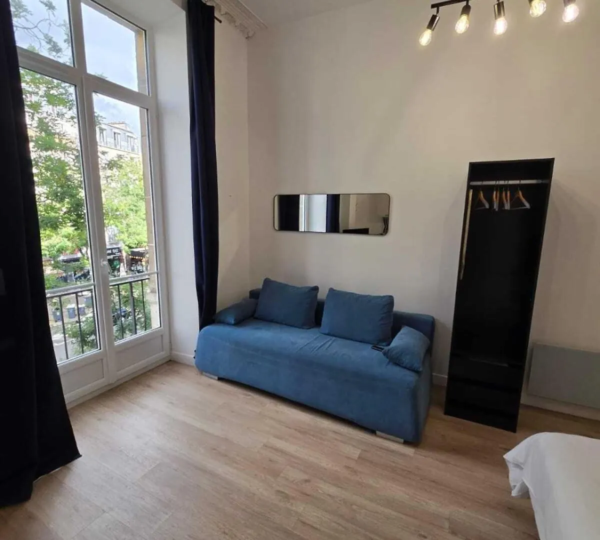 Studio Opera 0*, Paris France